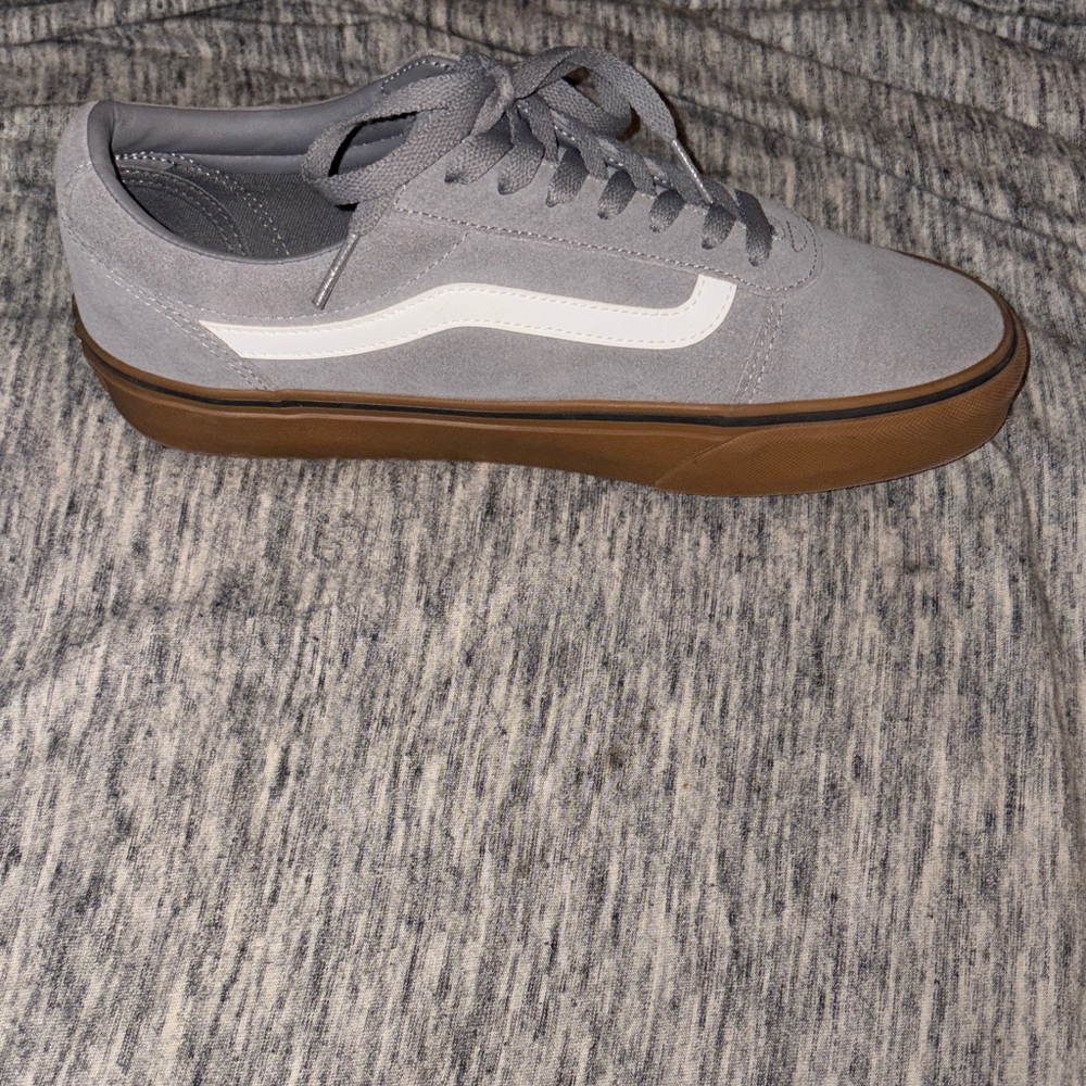 Vans Classic Low-Top Suede Sneaker in Gray with Gum Sole